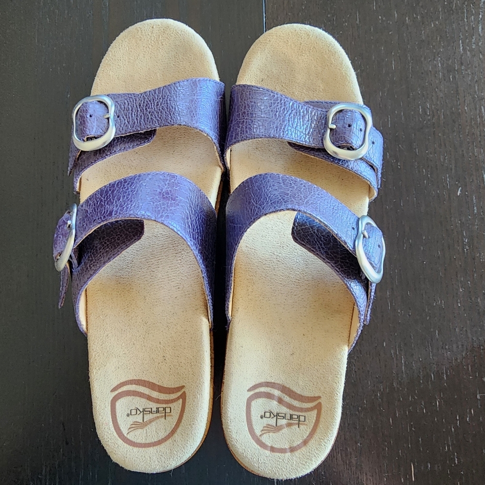 Gorgeous Purple Dansko Genuine Leather Two Strap Clogs Sandals 39 Boho Chic - Picture 2 of 13